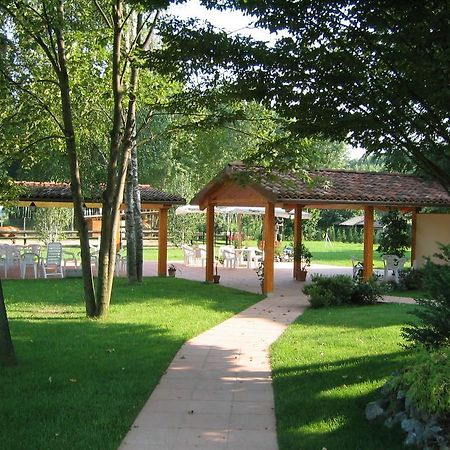 Hotel Quo Vadis None Bagian luar foto