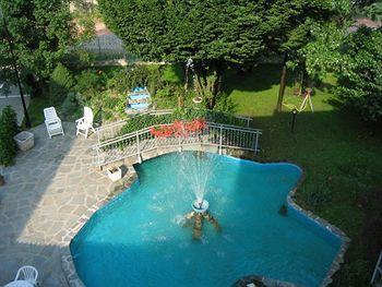Hotel Quo Vadis None Bagian luar foto